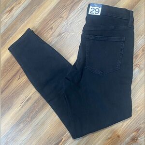 4/$16 GAP Black Skinny Jeans